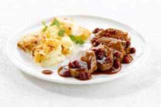 Afbeelding van Kalkoennootjes met veenbessen saus